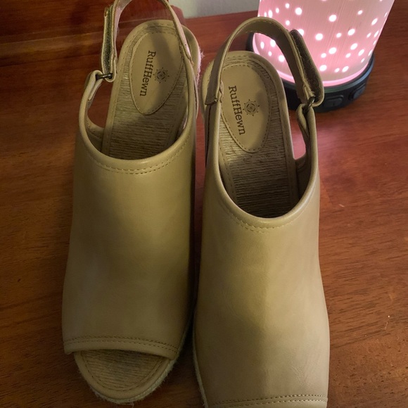 COPY - RUFF HEWEN wedge sandals! BRAND NEW! - Picture 3 of 3